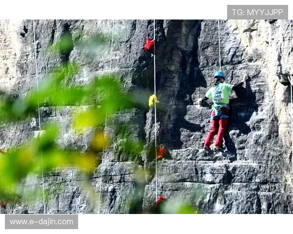 成都极限运动队在世界攀岩锦标赛中的精彩表现与力量解析 成都极限运动队在世界攀岩锦标赛中的精彩表现与力量解析