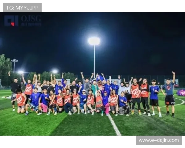 成都飞盘队在攀岩联赛中的灵活性表现引发热议与思考